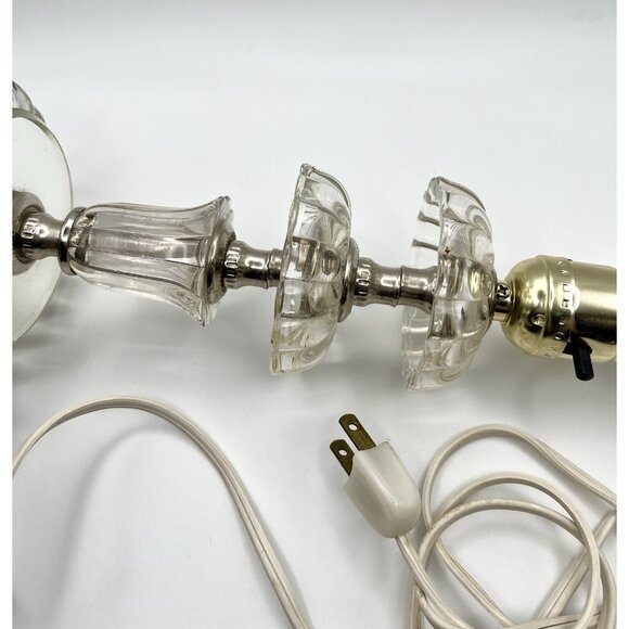 Vintage Clear Pressed Glass Table Boudoir Lamp Mid Century Vanity WORKS Regency - Picture 4 of 11